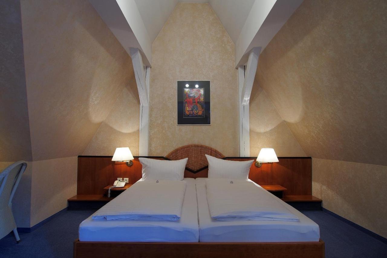 Hotel Schlossvilla Derenburg Quarto foto