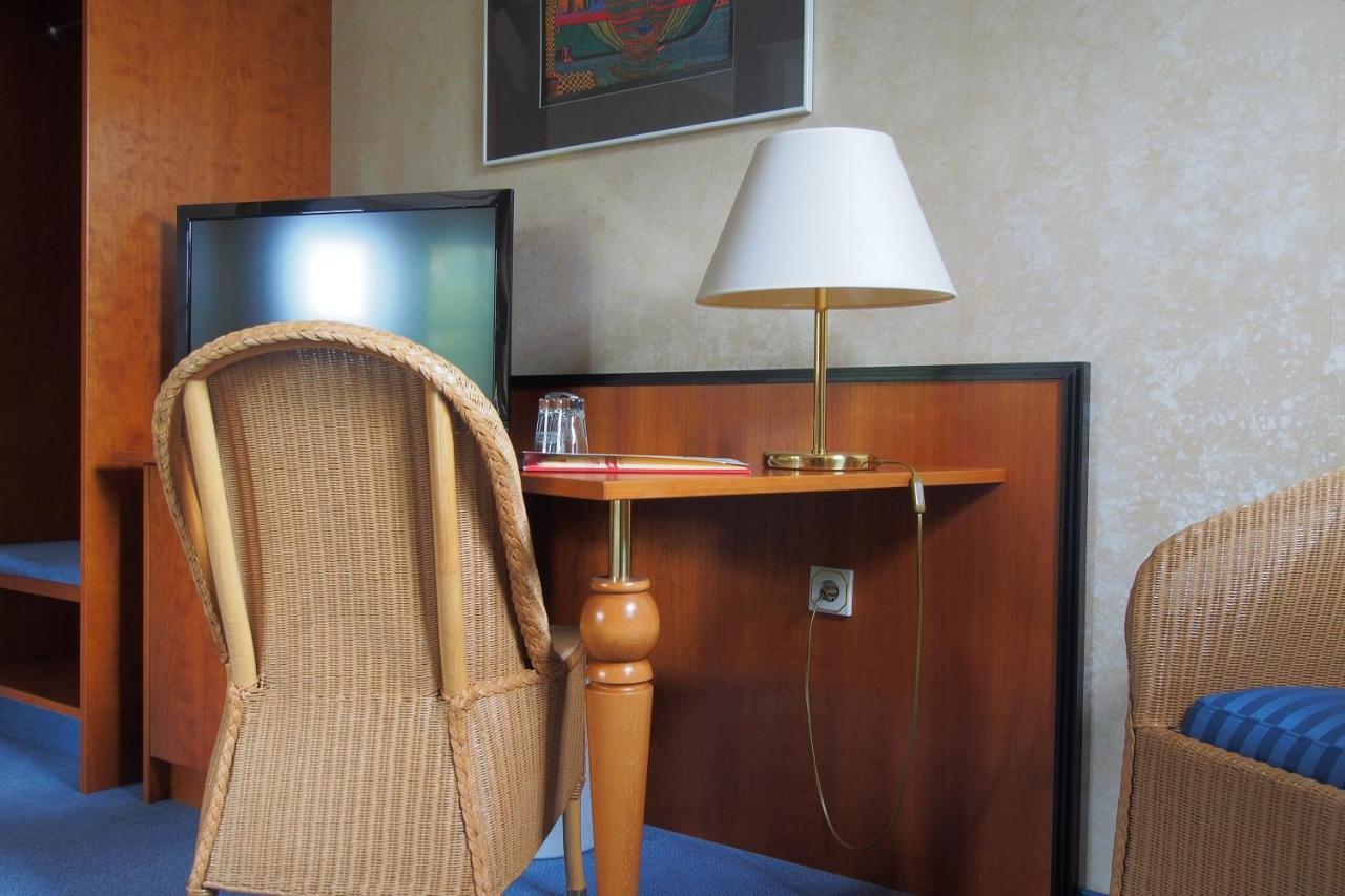 Hotel Schlossvilla Derenburg Quarto foto