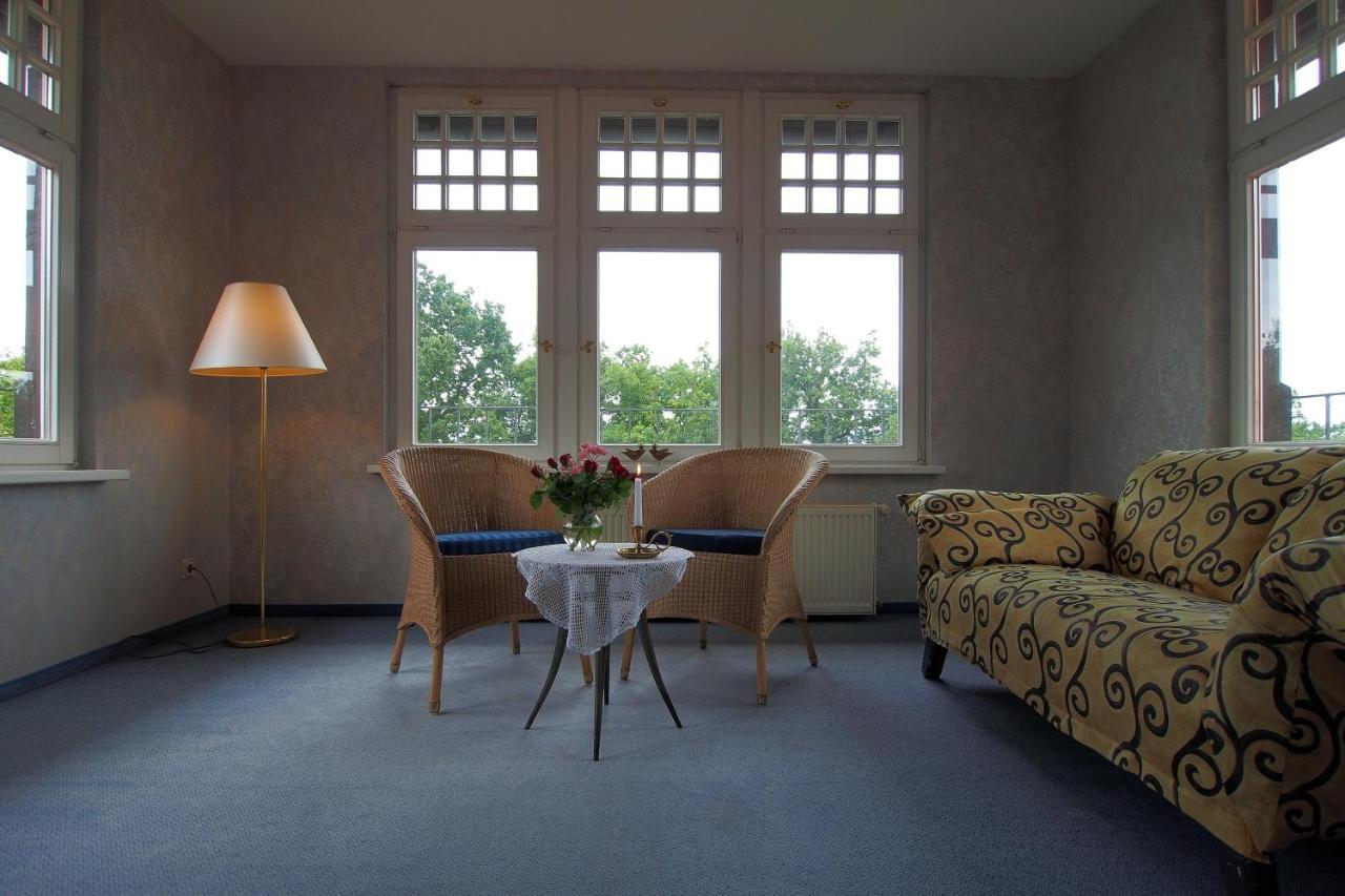 Hotel Schlossvilla Derenburg Quarto foto