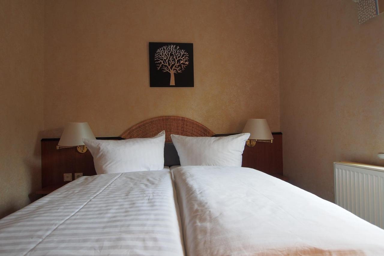 Hotel Schlossvilla Derenburg Quarto foto